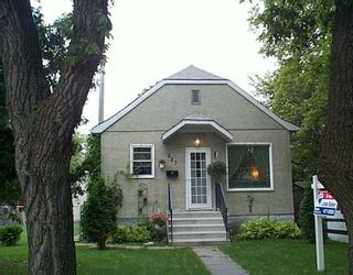 Photo 1: 327 OLIVE Street in Winnipeg: St James Single Family Detached for sale (West Winnipeg)  : MLS®# 2512292