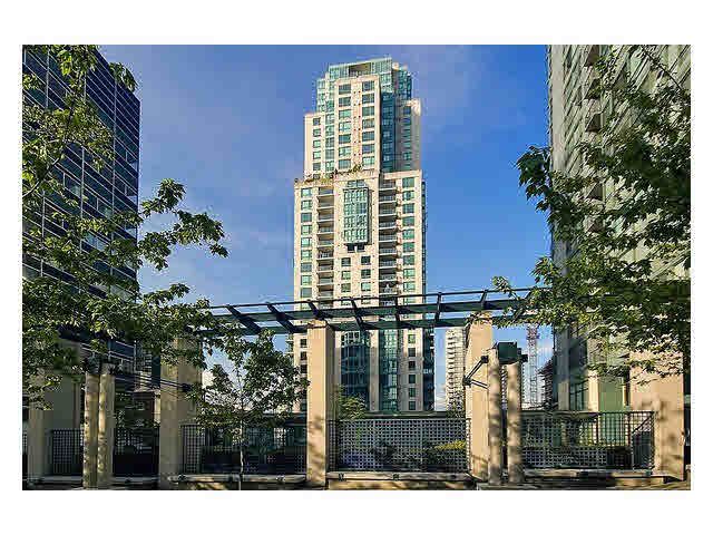 Main Photo: 2105 1238 MELVILLE Street in Vancouver: Coal Harbour Condo for sale in "Point Claire" (Vancouver West)  : MLS®# V1132813