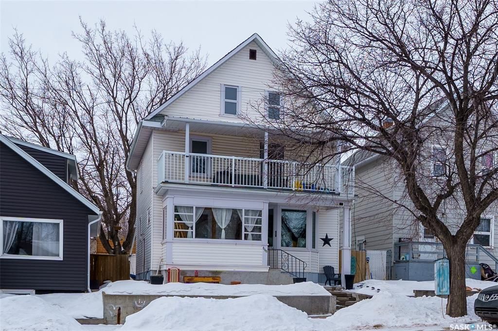 Main Photo: 896 5th Avenue Northwest in Moose Jaw: Central MJ Residential for sale : MLS®# SK923112
