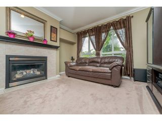 Photo 3: 63 16388 85 Avenue in Surrey: Fleetwood Tynehead Townhouse for sale in "CAMELOT" : MLS®# R2176238