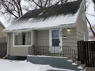 Photo 1: 906 Talbot Avenue in Winnipeg: East Elmwood Residential for sale (3B)  : MLS®# 202228298