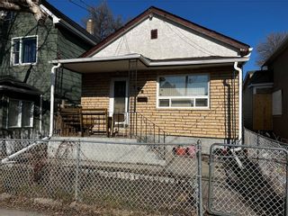 Photo 1: 258 Beacon Street in Winnipeg: House for sale : MLS®# 202312450