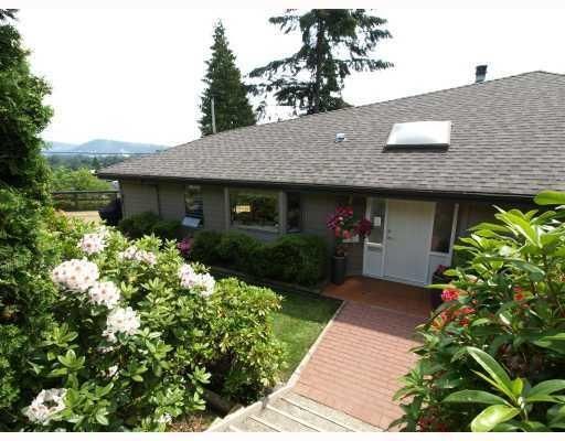 FEATURED LISTING: 1015 Keith Road East North Vancouver