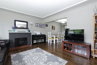 Photo 3: 1956 WESTVIEW Drive in North Vancouver: Hamilton House for sale : MLS®# R2191109