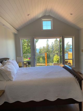 Photo 14: 153 SWALLOW Road in Gibsons: Gibsons & Area House for sale (Sunshine Coast)  : MLS®# R2692594