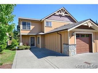 Photo 1: 3211 Ernhill Pl in VICTORIA: La Walfred Row/Townhouse for sale (Langford)  : MLS®# 590123
