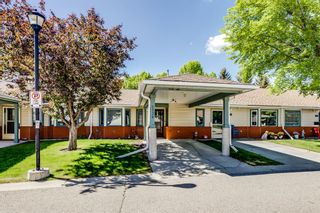 Photo 1: 2739 Dovely Park SE in Calgary: Dover Row/Townhouse for sale : MLS®# A1195623