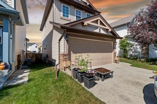 Photo 2: 302 Covecreek Close NE in Calgary: Coventry Hills Detached for sale : MLS®# A2033400