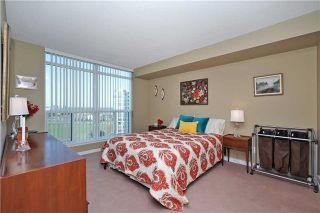 Photo 15: 812 340 W Watson Street in Whitby: Port Whitby Condo for sale : MLS®# E3365946