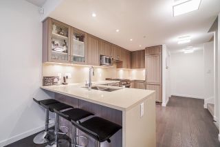 Photo 2: 5652 ORMIDALE Street in Vancouver: Collingwood VE Townhouse for sale in "WALL CENTRE CENTRAL PARK" (Vancouver East)  : MLS®# R2640712