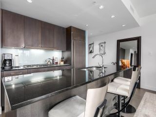 Photo 7: 401 1455 HOWE STREET in Vancouver: Yaletown Condo for sale (Vancouver West)  : MLS®# R2145939