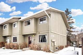 Photo 1: 17 6503 Ranchview Drive NW in Calgary: Ranchlands Row/Townhouse for sale : MLS®# A2030836