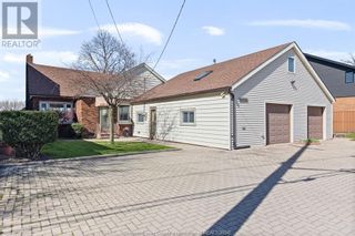Photo 12: 9828 RIVERSIDE DRIVE East in Windsor: House for sale : MLS®# 24007965