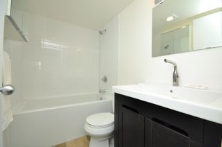 Photo 8: # 33 870 W 7TH AV in Vancouver: Fairview VW Townhouse for sale in "LAUREL COURT" (Vancouver West)  : MLS®# V786328
