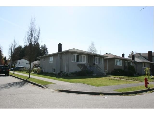Main Photo: 888 E 40th Avenue in Vancouver: Fraser VE House for sale (Vancouver East)  : MLS®# V822315