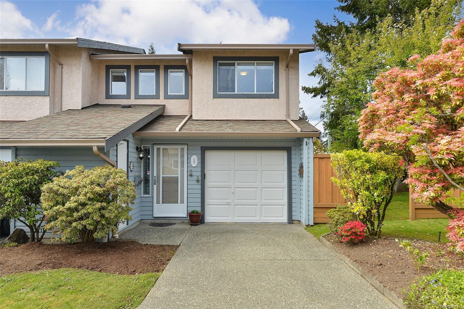 Main Photo: 1 515 Mount View Ave in Colwood: Co Hatley Park Row/Townhouse for sale : MLS®# 902513