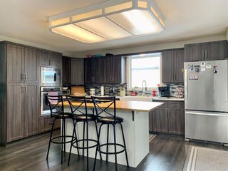 Photo 3: 6 MacNeill Place in Dauphin: R30 Residential for sale (R30 - Dauphin and Area)  : MLS®# 202329742