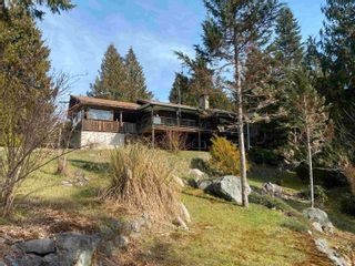 Photo 2: 5188 SUMMIT Road in Madeira Park: Pender Harbour Egmont House for sale (Sunshine Coast)  : MLS®# R2761125