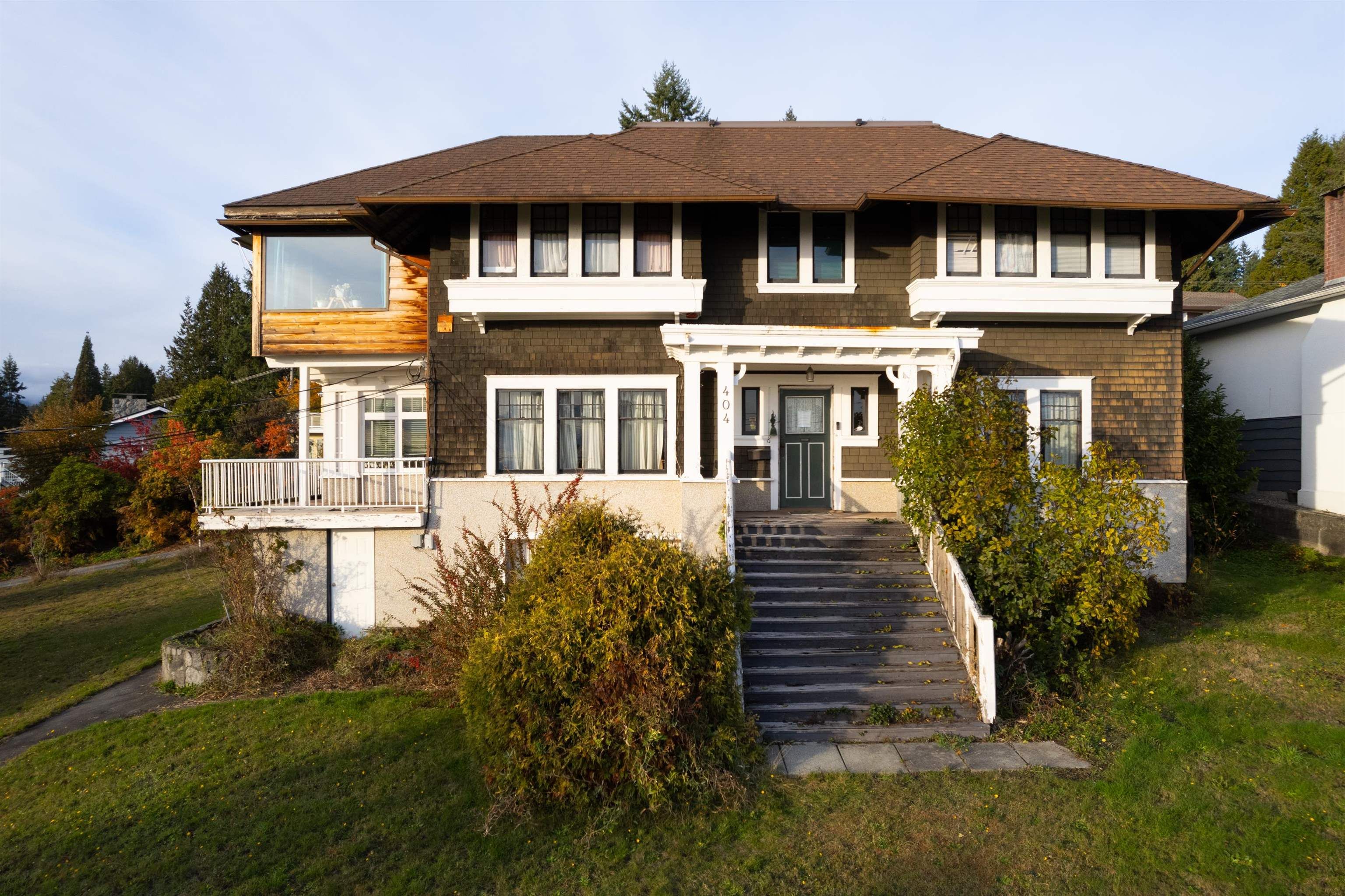 Main Photo: 404 SOMERSET Street in North Vancouver: Upper Lonsdale House for sale : MLS®# R2831797