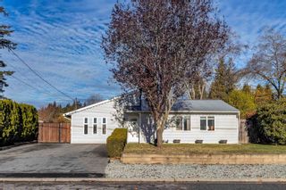 Photo 1: 32261 SWIFT Drive in Mission: Mission BC House for sale : MLS®# R2740475