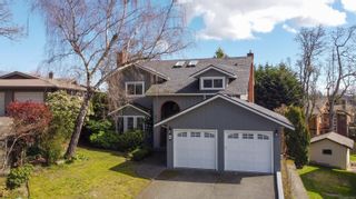 Photo 1: 868 Denford Cres in Saanich: SE Lake Hill House for sale (Saanich East)  : MLS®# 951354