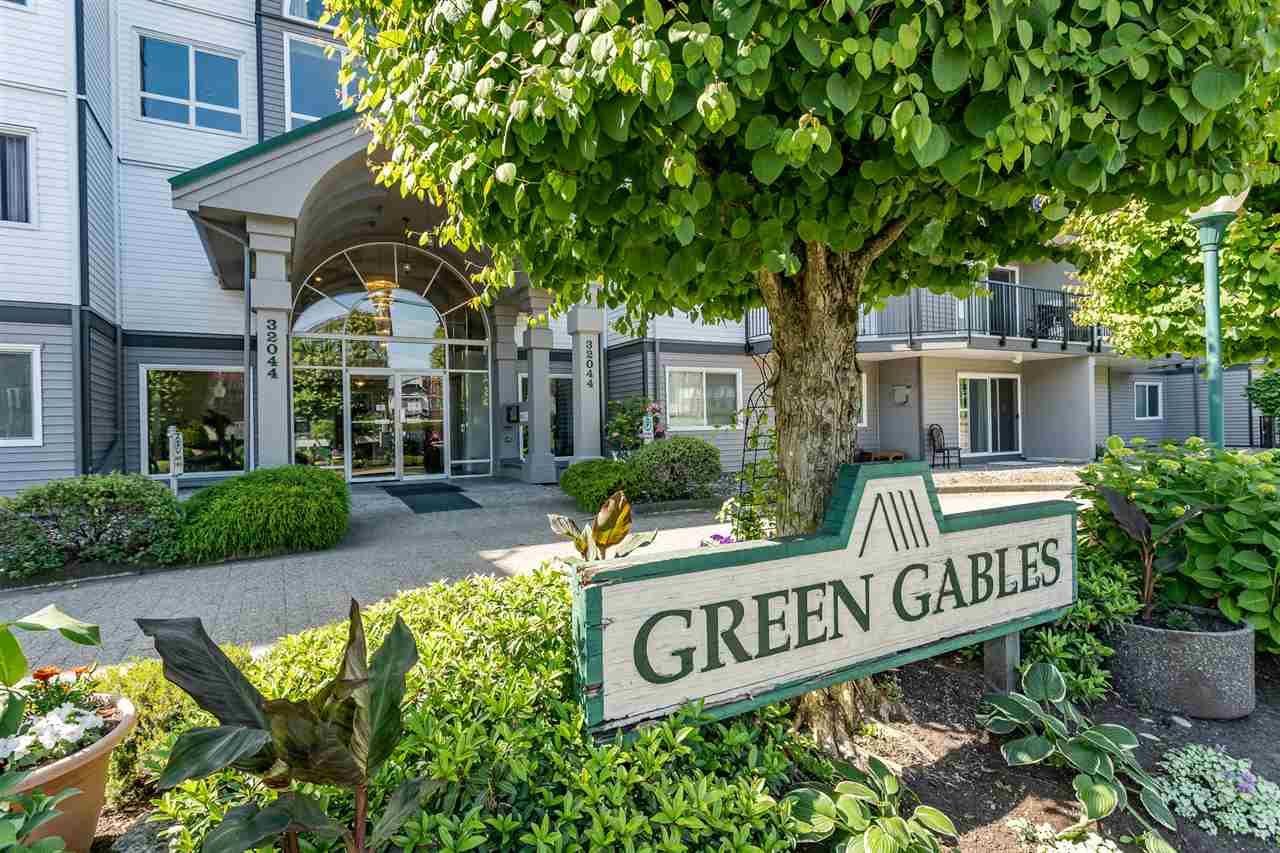 Main Photo: 210 32044 OLD YALE Road in Abbotsford: Abbotsford West Condo for sale in "Green Gables" : MLS®# R2375417