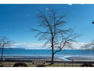 Photo 2: 14843 MARINE Drive: White Rock Townhouse for sale in "Marine Court" (South Surrey White Rock)  : MLS®# R2348568