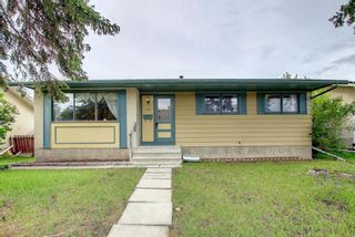 Photo 2: 104 Penworth Crescent SE in Calgary: Penbrooke Meadows Detached for sale : MLS®# A1231575