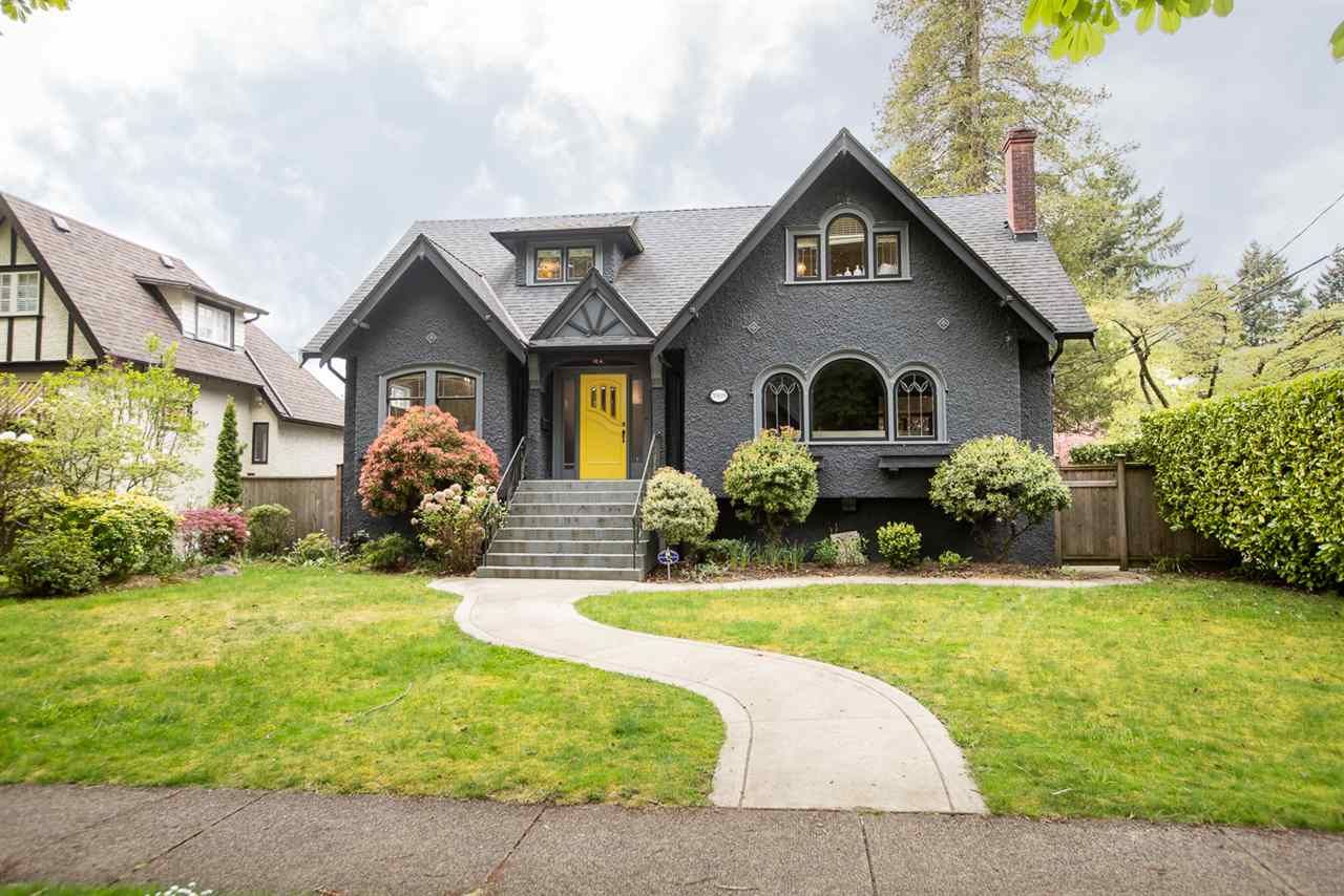 Photo 1: Photos: 5909 TRAFALGAR Street in Vancouver: Kerrisdale House for sale in "KERRISDALE" (Vancouver West)  : MLS®# R2452280