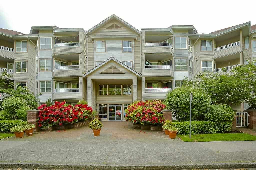 Main Photo: 101 8139 121A Street in Surrey: Queen Mary Park Surrey Condo for sale in "THE BIRCHES" : MLS®# R2460761