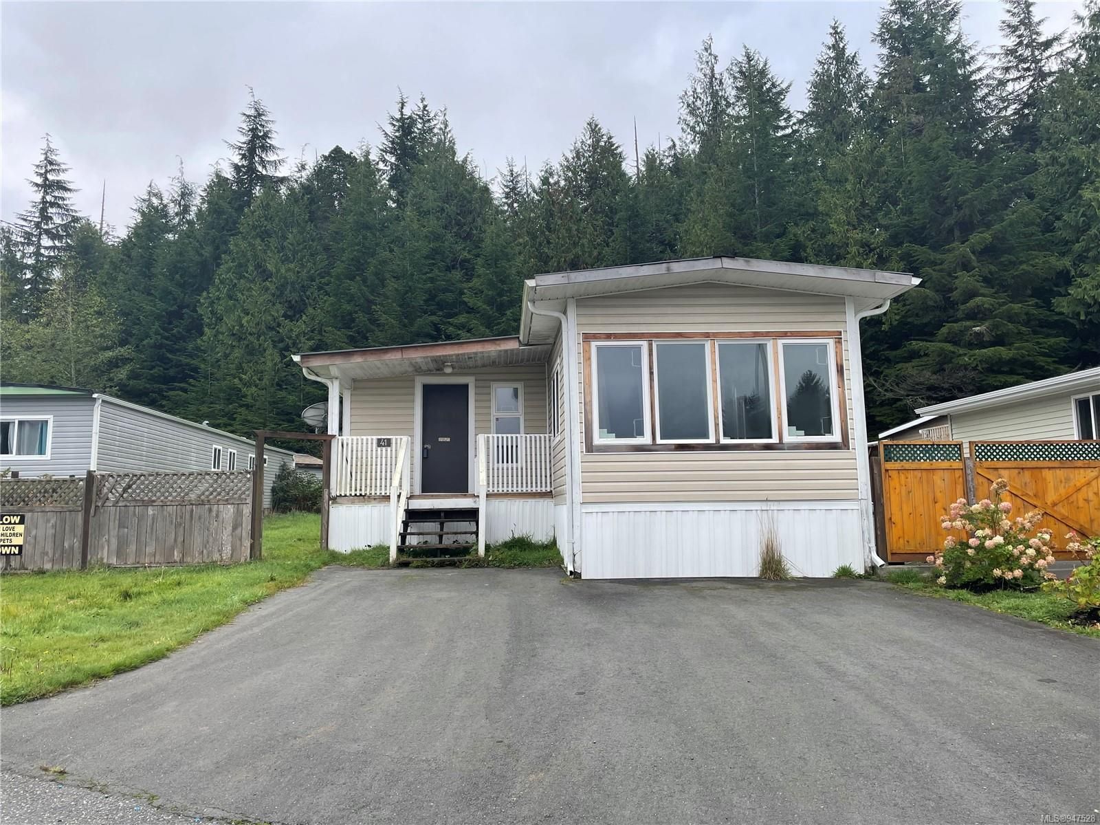 Main Photo: 41 5250 Beaver Harbour Rd in Port Hardy: NI Port Hardy Manufactured Home for sale (North Island)  : MLS®# 947528