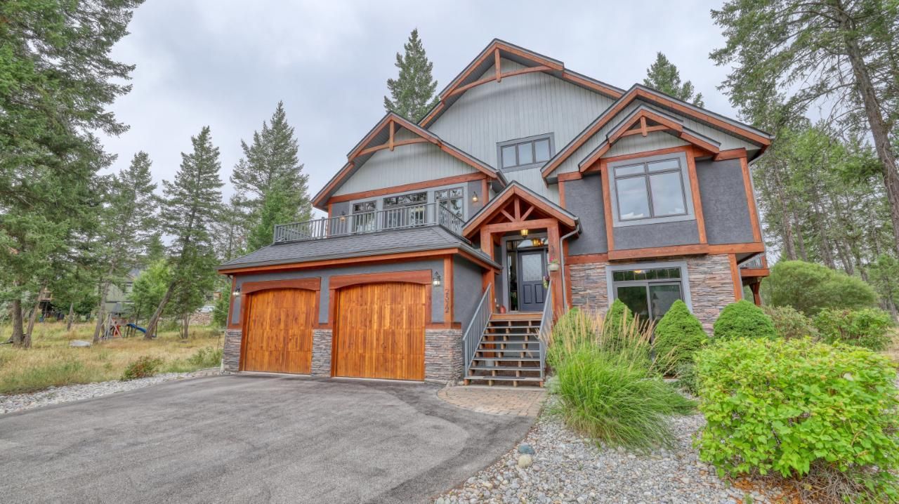Main Photo: 2572 SANDSTONE GREEN in Invermere: House for sale : MLS®# 2473233