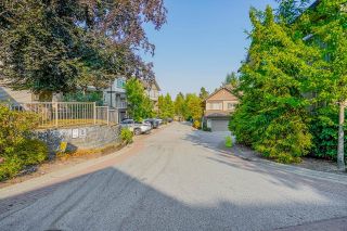 Photo 3: 18 6238 192 Street in Surrey: Cloverdale BC Townhouse for sale in "BAKERVIEW TERRACE" (Cloverdale)  : MLS®# R2602232