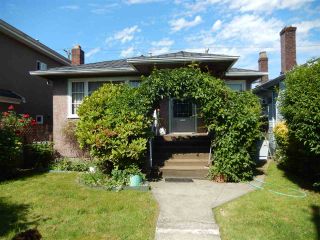 Photo 1: 6349 MAIN Street in Vancouver: Main House for sale (Vancouver East)  : MLS®# R2182389
