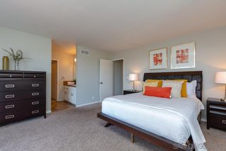 Photo 11: MOUNT HELIX House for sale : 4 bedrooms : 4255 Crestview Drive in La Mesa