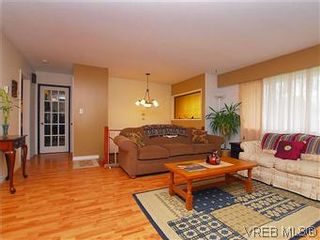 Photo 2: 4016 Gordon Head Rd in VICTORIA: SE Lambrick Park House for sale (Saanich East)  : MLS®# 562283