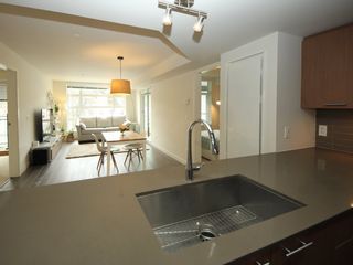 Photo 4: 405 95 MOODY Street in Port Moody: Port Moody Centre Condo for sale in "STATION" : MLS®# R2350991