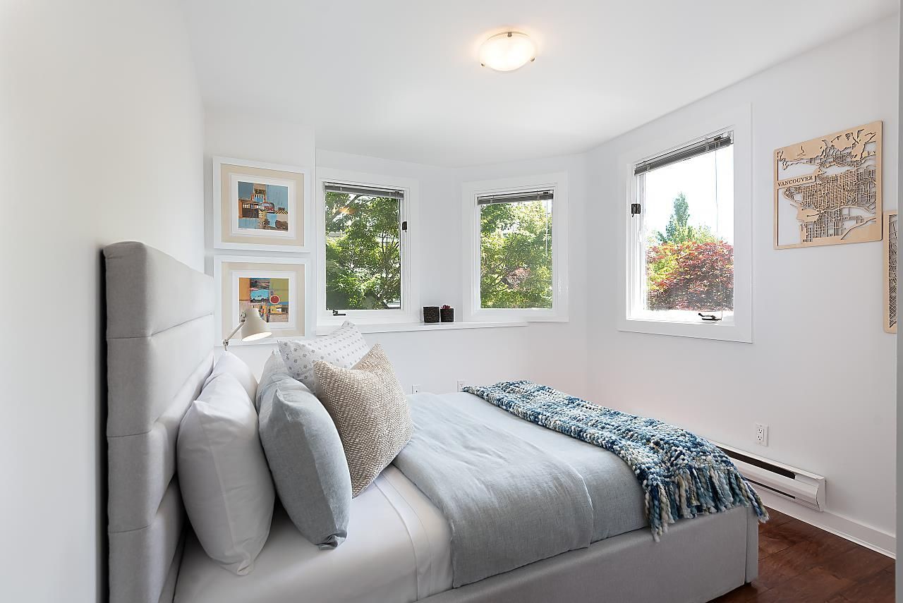 Photo 12: Photos: 4 2017 W 15TH Avenue in Vancouver: Kitsilano Townhouse for sale in "Upper Kits/ Lower Shaughnessy" (Vancouver West)  : MLS®# R2595501