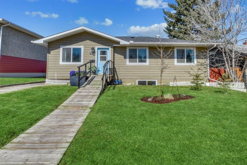 FEATURED LISTING: 35 Fairview Drive Southeast Calgary