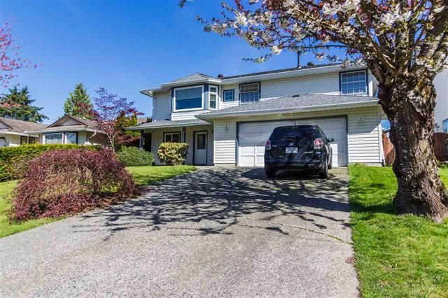 Main Photo: 21587 93B Avenue in Langley: Walnut Grove House for sale : MLS®# R2263182