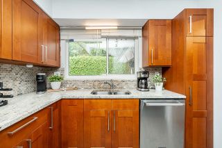 Photo 12: 136 3300 CAPILANO Road in North Vancouver: Edgemont Townhouse for sale in "Ridgewood Gardens" : MLS®# R2812389