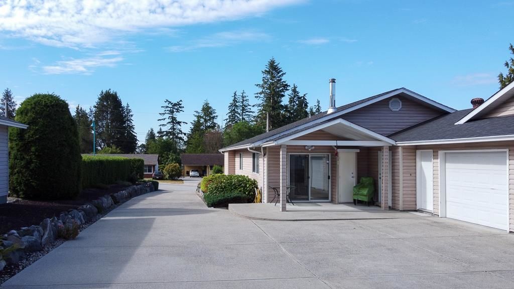 Main Photo: 6364 ORACLE Road in Sechelt: Sechelt District House for sale (Sunshine Coast)  : MLS®# R2747376