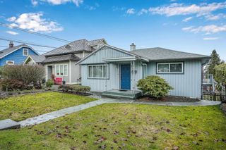 Photo 2: 450 FADER Street in New Westminster: Sapperton House for sale : MLS®# R2744237