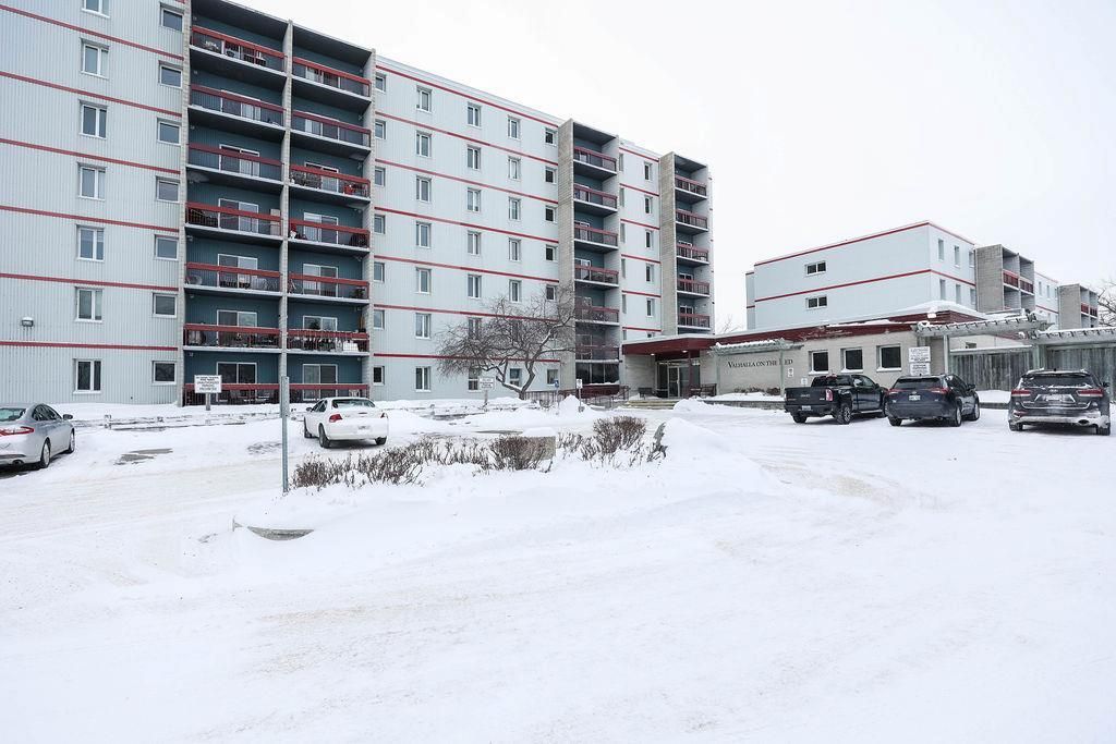 Main Photo: 207 35 Valhalla Drive in Winnipeg: North Kildonan Condominium for sale (3G)  : MLS®# 202201235