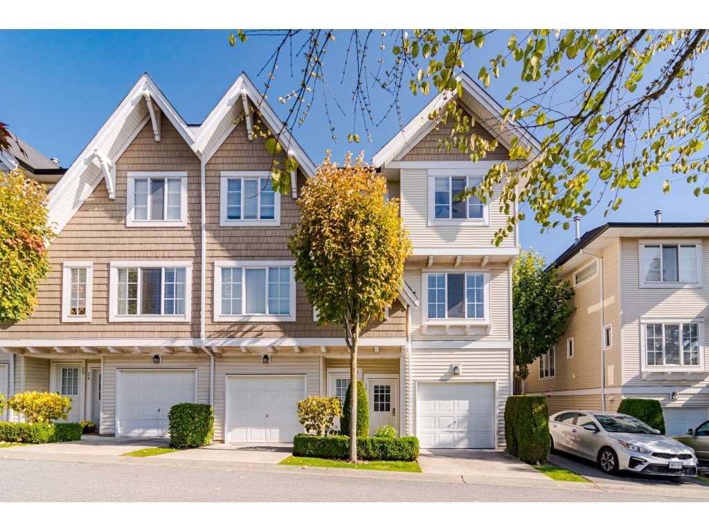 Main Photo: 28 20560 66 Avenue in Langley: Willoughby Heights Townhouse for sale in "Amberleigh 2" : MLS®# R2506602