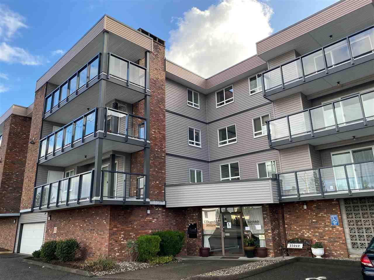 Main Photo: 307 32040 PEARDONVILLE Road in Abbotsford: Abbotsford West Condo for sale in "DOGWOOD" : MLS®# R2526573