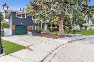 Main Photo: 2307 Sovereign Crescent SW in Calgary: Scarboro/Sunalta West Detached for sale : MLS®# A1257814