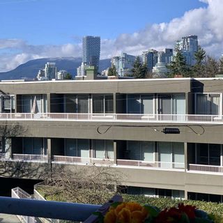 Photo 17: 302 908 W 7TH Avenue in Vancouver: Fairview VW Condo for sale in "Laurel Bridge" (Vancouver West)  : MLS®# R2439600