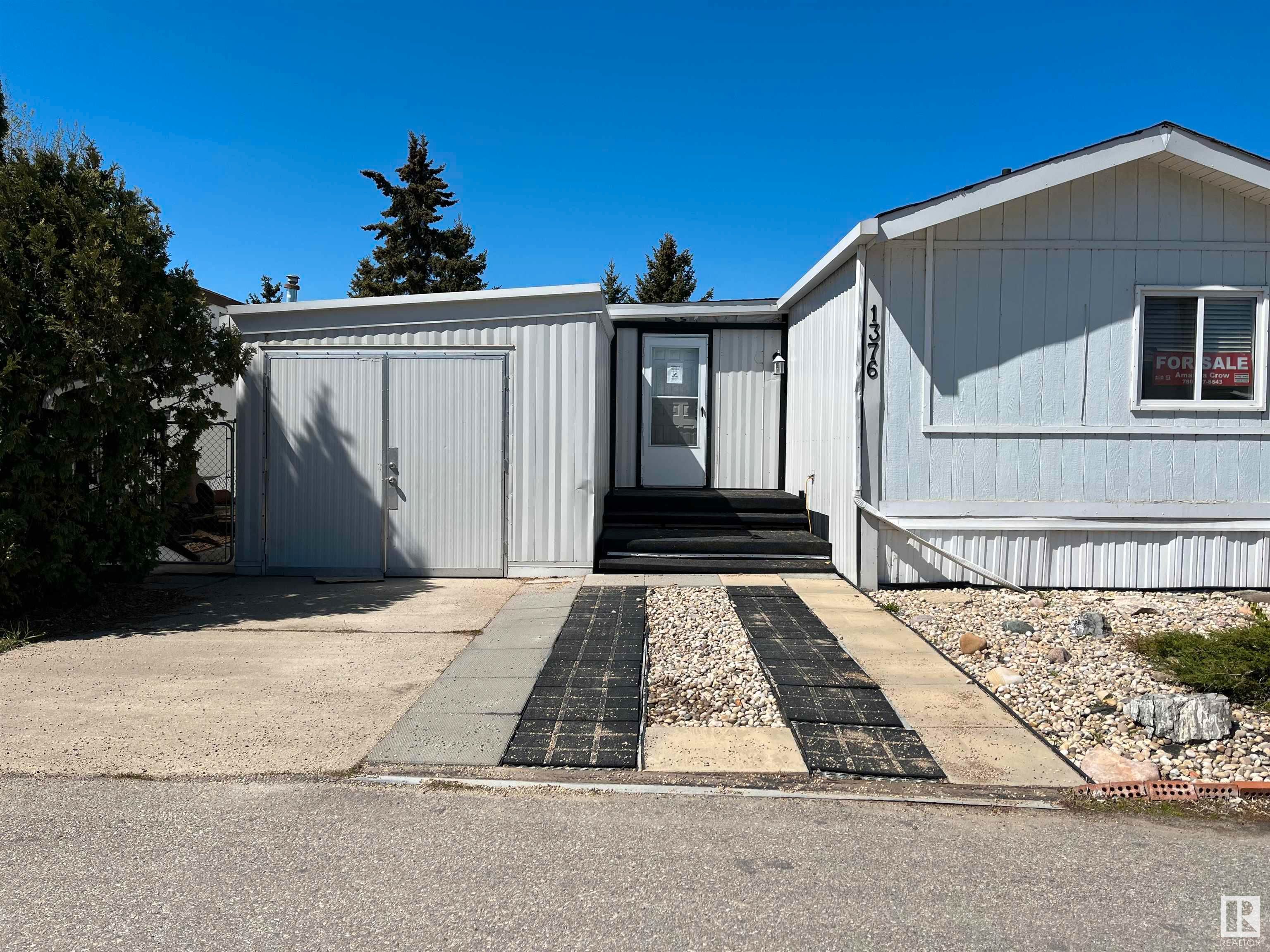 Main Photo: 1376 Lakeview Road: Sherwood Park Mobile for sale : MLS®# E4310762