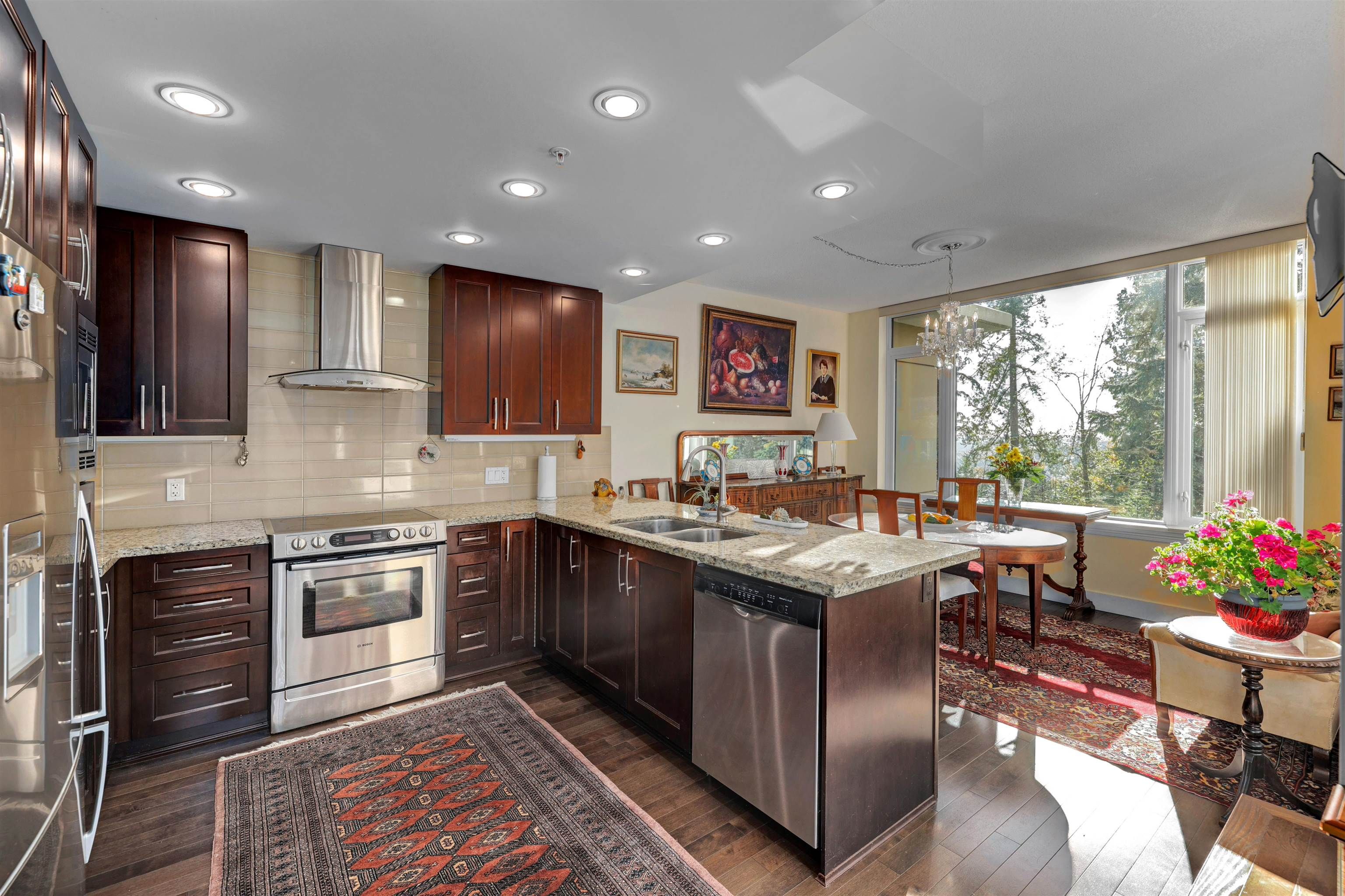 Photo 4: Photos: 806 2950 PANORAMA Drive in Coquitlam: Westwood Plateau Condo for sale in "The Cascades" : MLS®# R2633935
